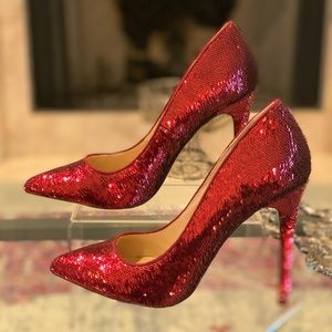 Wine-colored sequined pumps